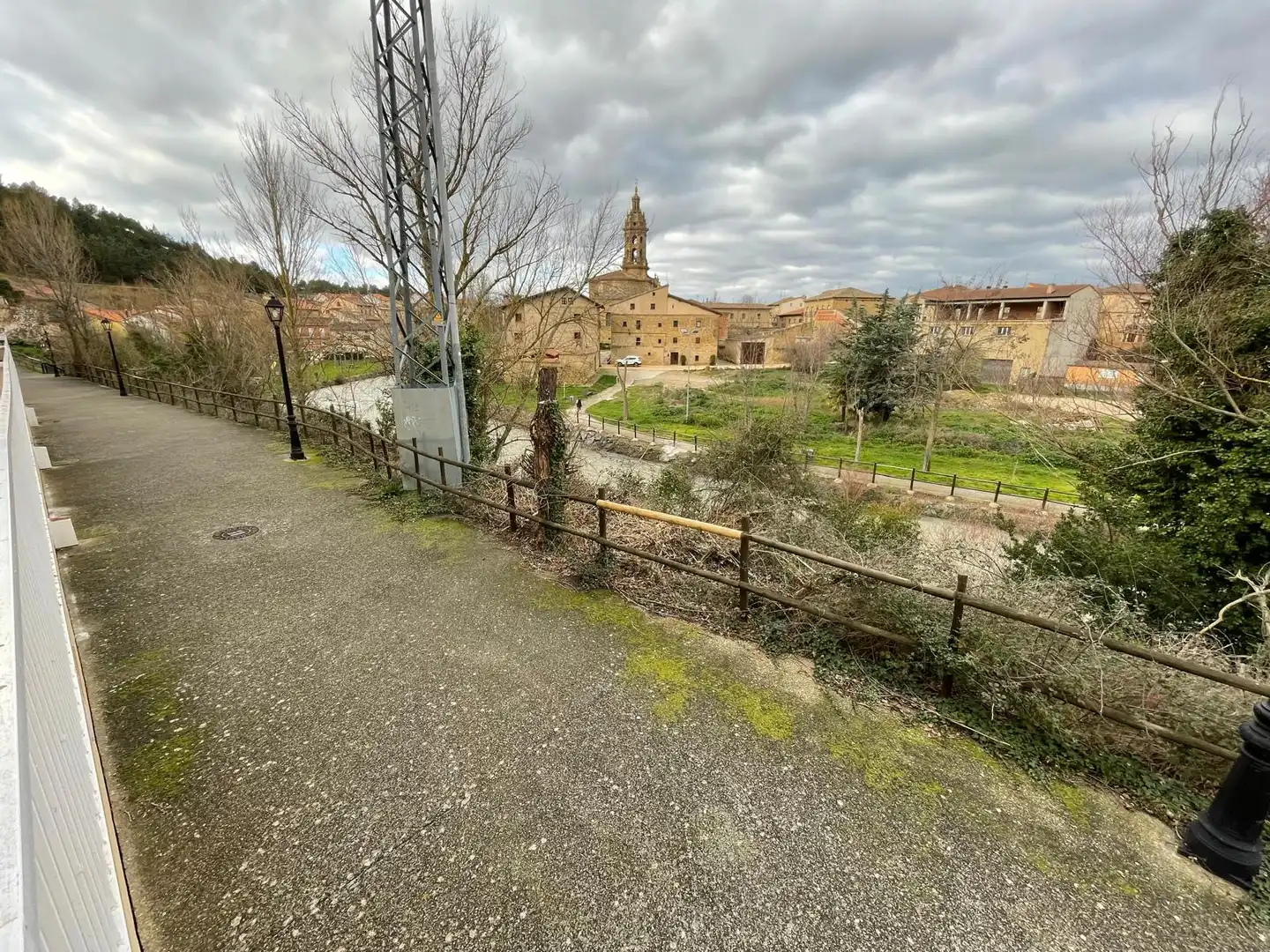 Vista exterior de Dúplex en venta en Cuzcurrita de Río Tirón con Calefacción, Amueblado y Horno