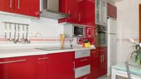 Cuina de Pis en venda en Montornès del Vallès amb Calefacció, Parquet i Balcó