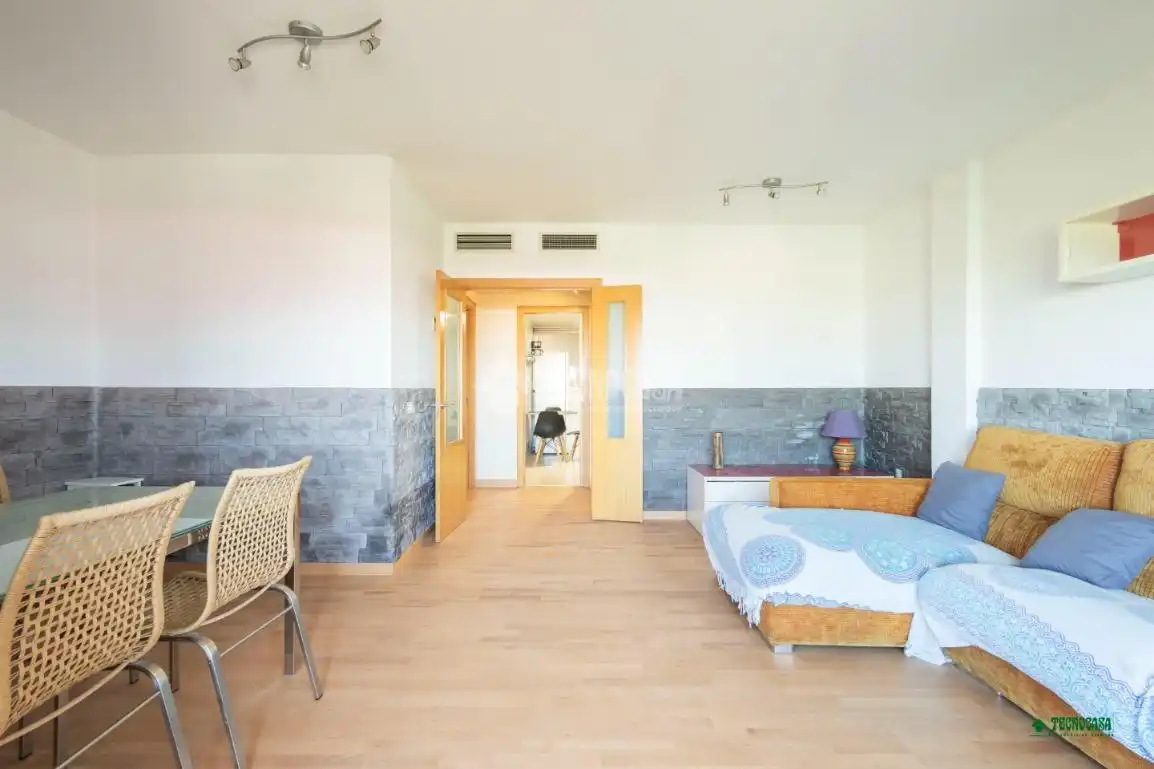 Habitación de Piso en venta en Almería con Terraza, Trastero y Piscina comunitaria