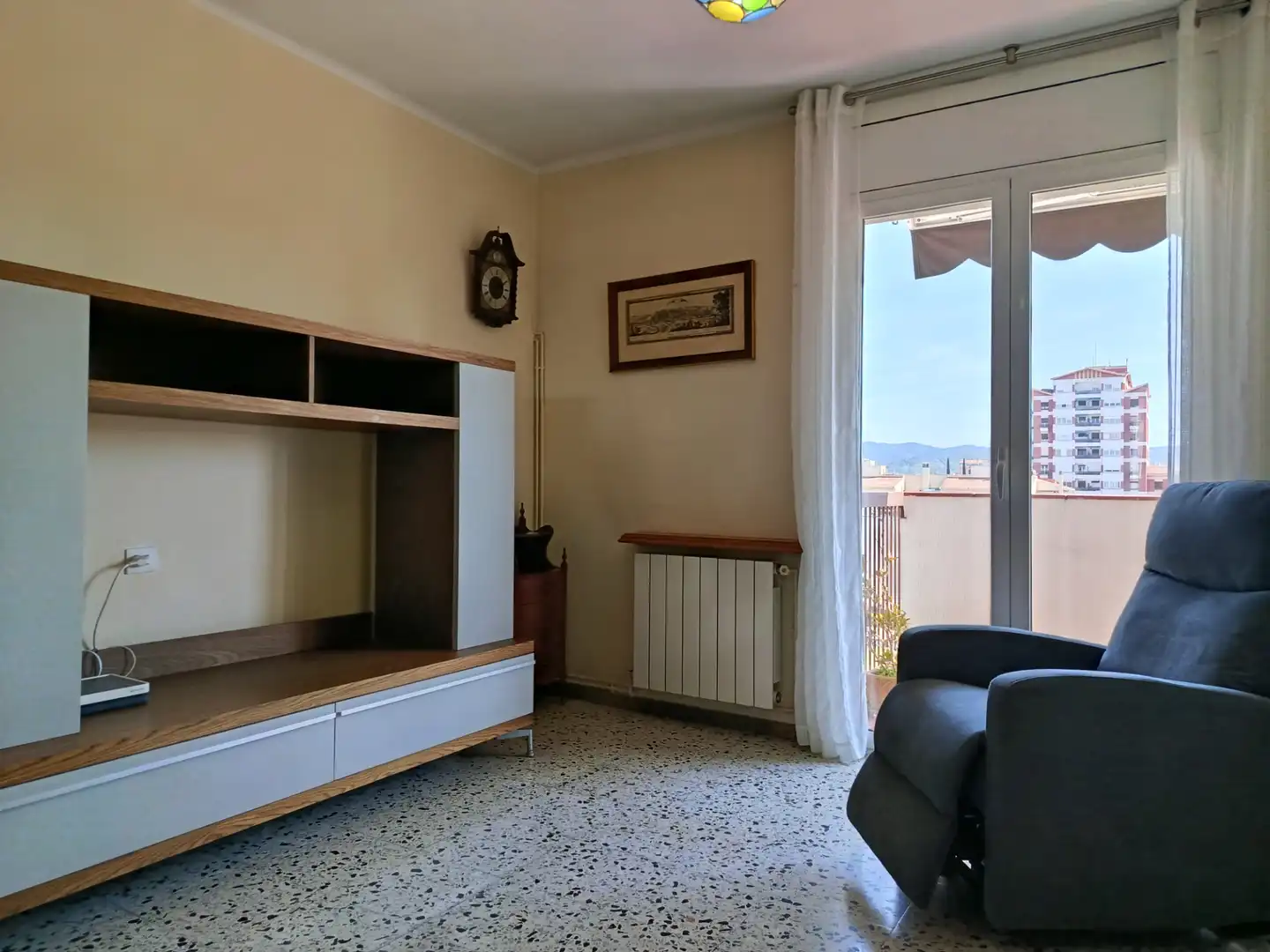 Sala de estar de Piso en venta en Girona con Aire acondicionado, Calefacción y Jardín privado