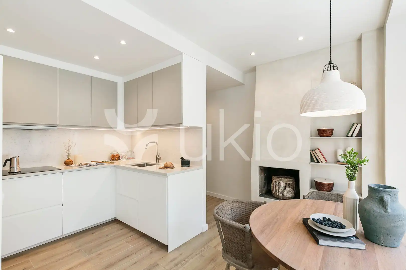 Cocina de Apartamento de alquiler en Barcelona con Aire acondicionado, Amueblado y Horno