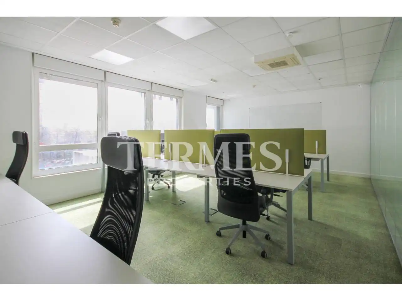 Office for sale in Barcelona  with Air Conditioner, Heating and Alarm