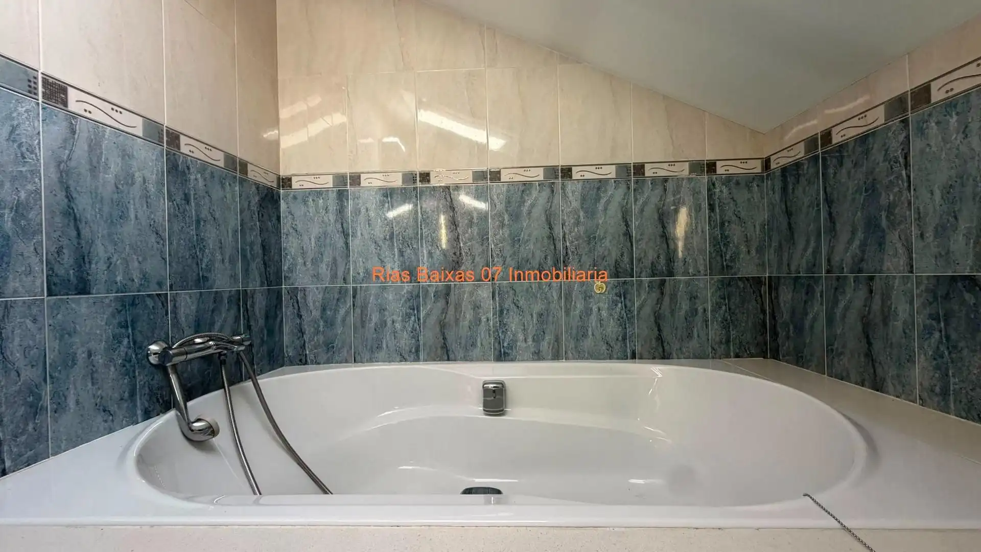 Baño de Casa o chalet en venta en Covelo con Calefacción, Jardín privado y Terraza