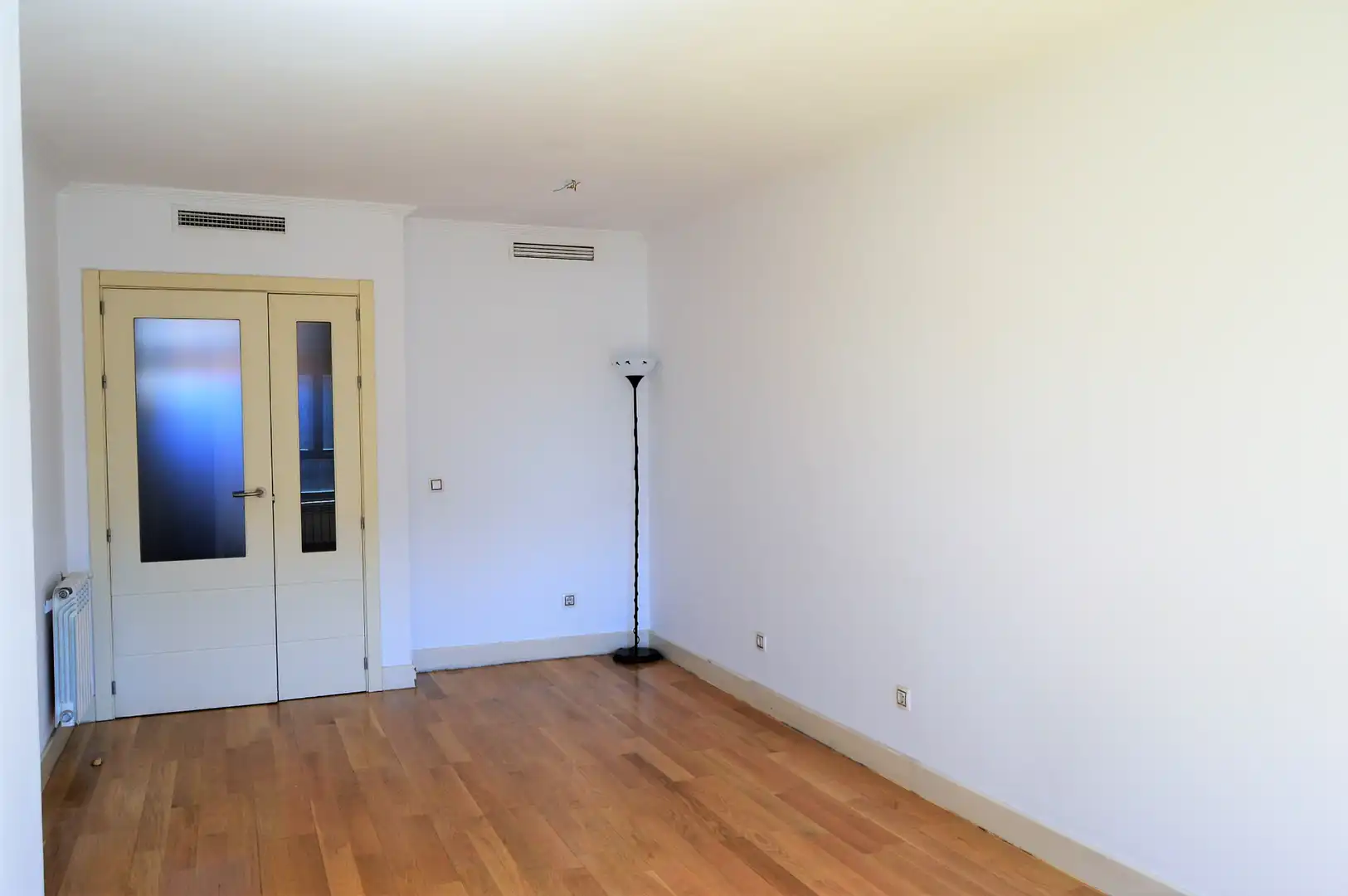 Schlafzimmer von Wohnung zur Miete in Madrid mit Klimaanlage, Heizung und Parkett