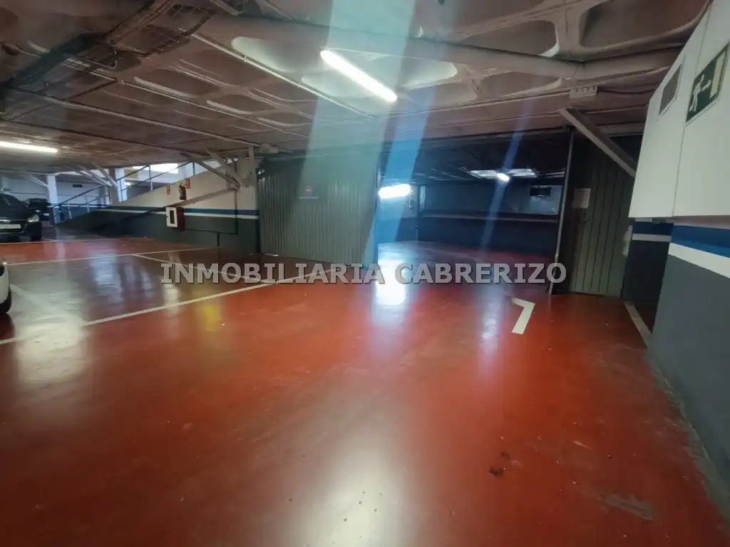 Aparcament de Garatge en venda en  Logroño