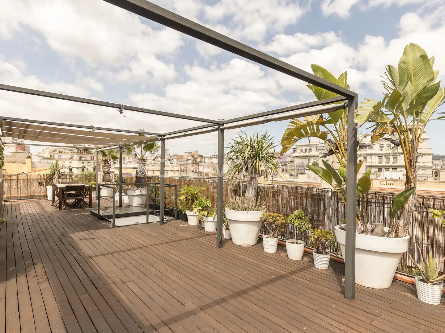 Terrasse von Dachboden zur Miete in Barcelona mit Klimaanlage, Heizung und Parkett