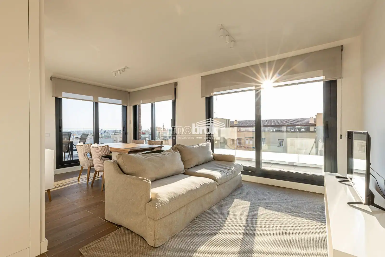 Sala de estar de Ático de alquiler en Madrid con Aire acondicionado, Calefacción y Terraza
