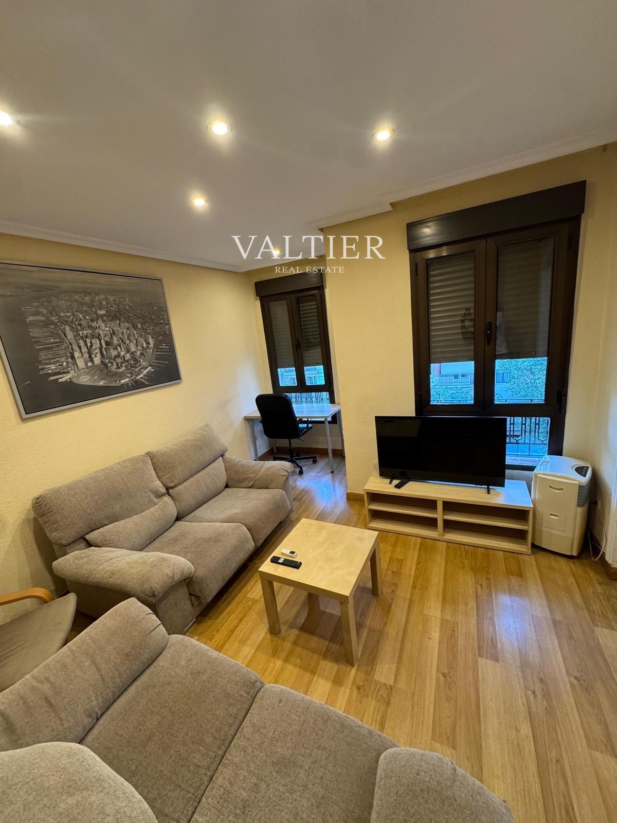 Vista exterior de Pis de lloguer en  Madrid Capital amb Aire condicionat