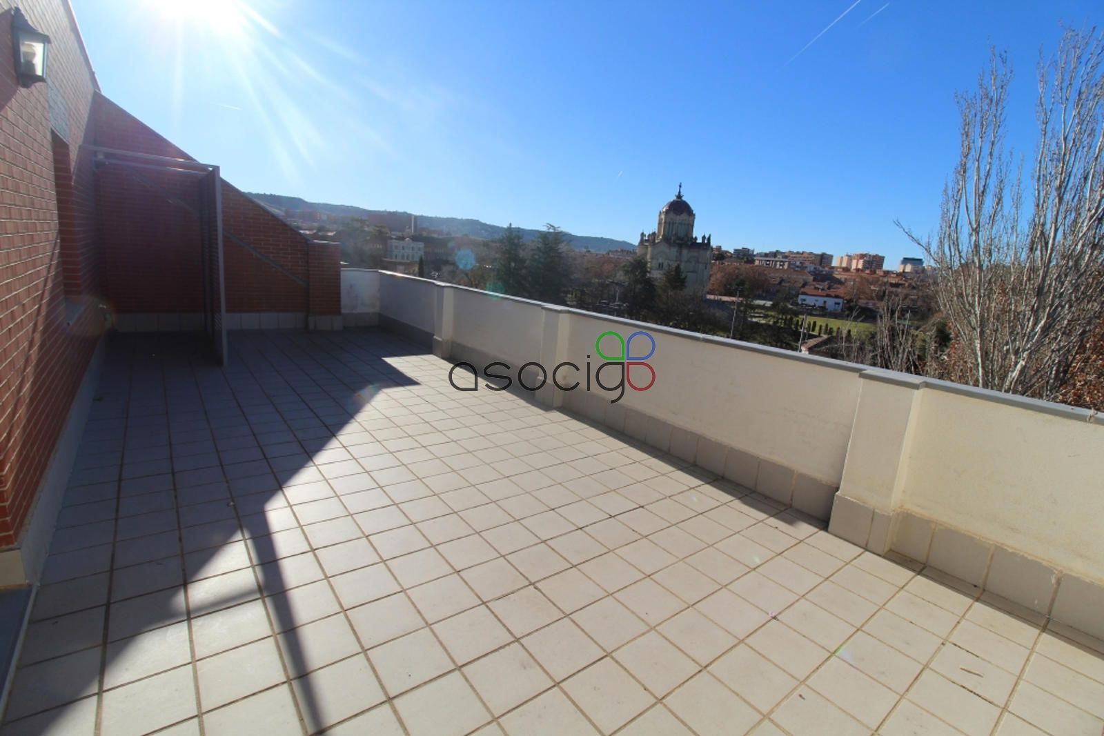 Ático de alquiler en Luxemburgo, Los Valles - Sanz Vázquez - El Fuerte