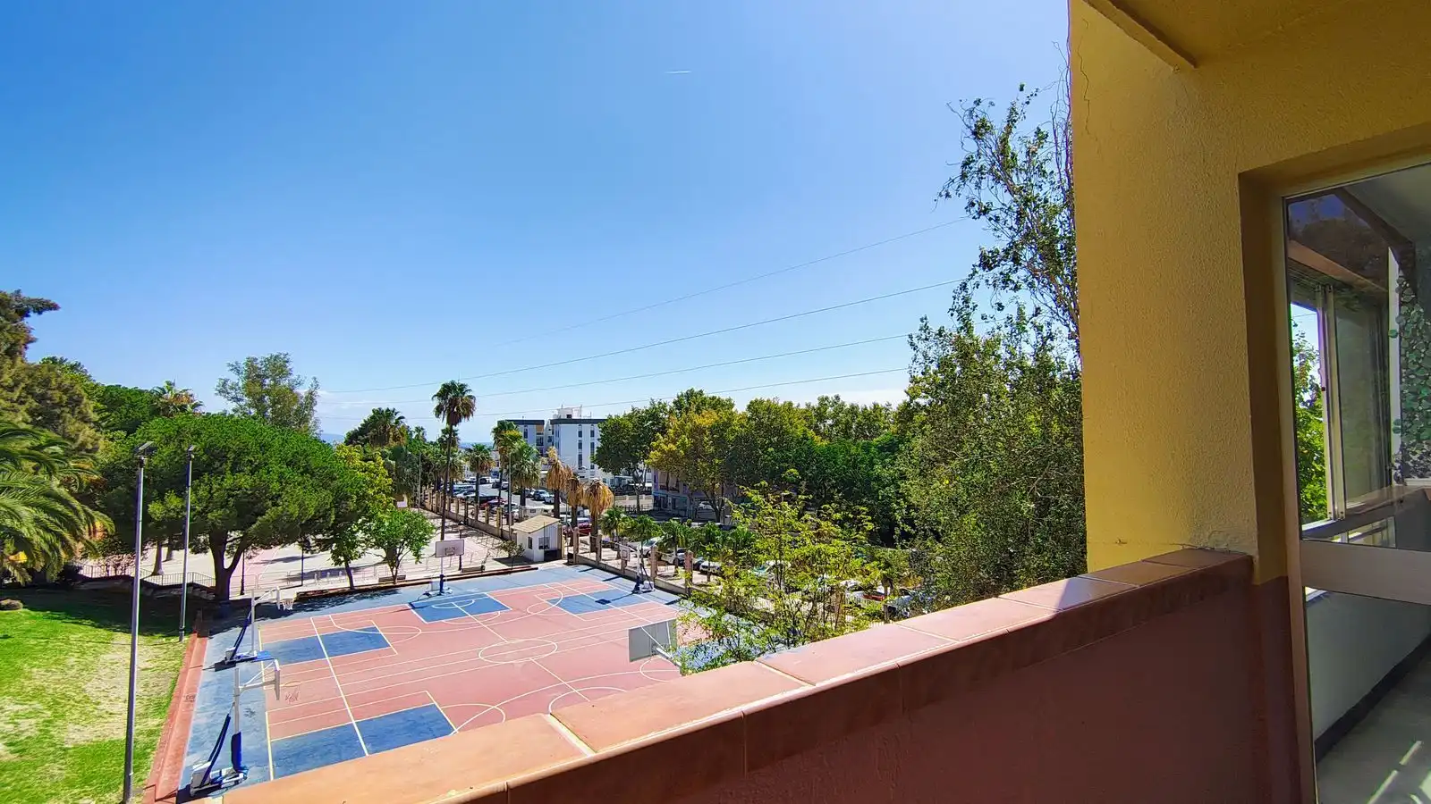 Vista exterior de Pis en venda en Marbella amb Aire condicionat, Rentadora i Internet