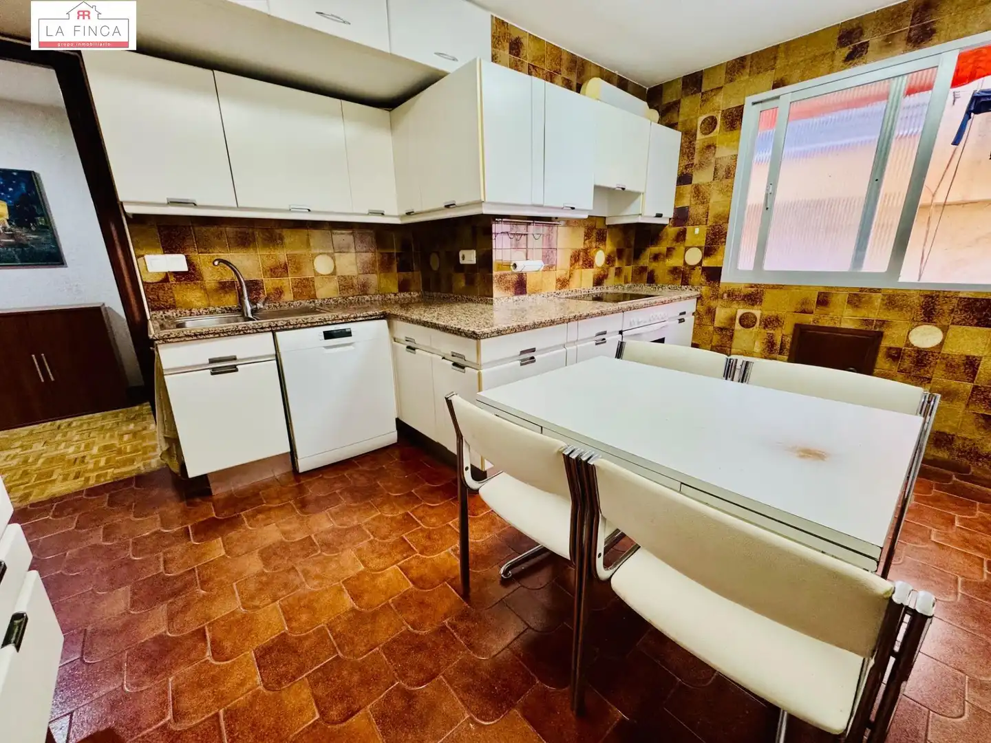 Kitchen of Flat for sale in Málaga  with Air Conditioner and Parquet flooring