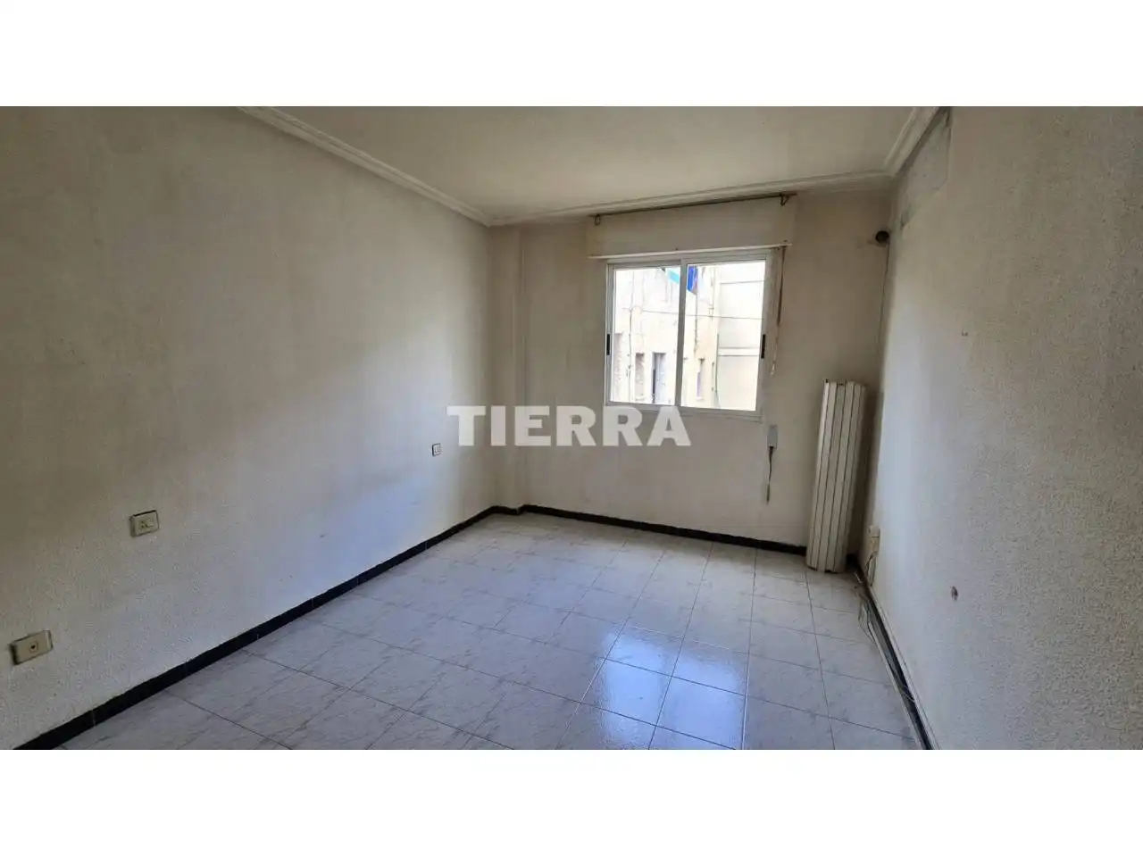 Habitación de Piso en venta en Murcia con Trastero y Balcón