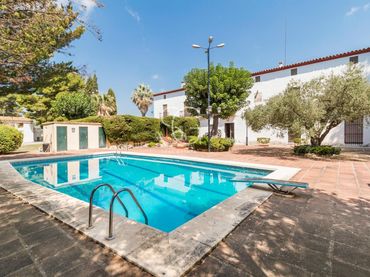 Casa rústica amb balcó en venda a CAL COLOMER-SANT MARÇAL