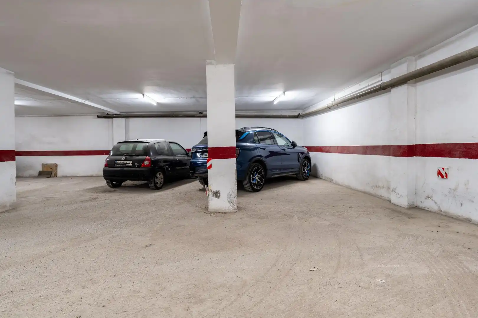 Parkplatz von Wohnung zum Verkauf in Almería mit Klimaanlage, Heizung und Balkon