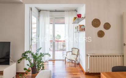 Exterior view of Apartment for sale in  Barcelona Capital  with Air Conditioner, Heating and Parquet flooring