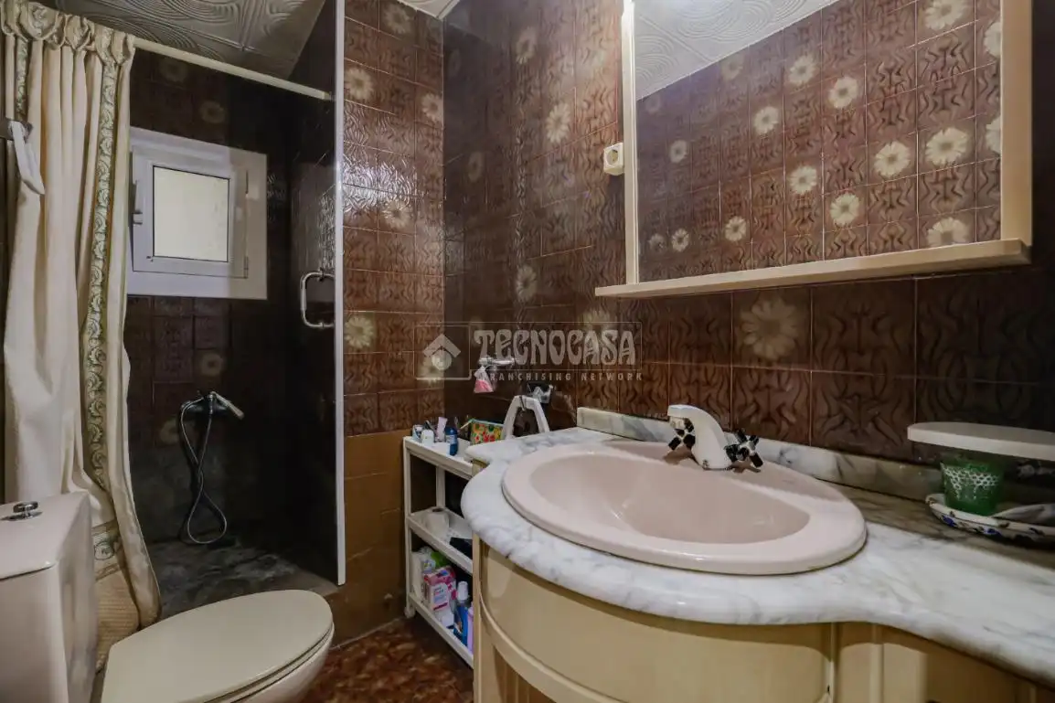 Baño de Piso en venta en Ripollet con Aire acondicionado y Balcón