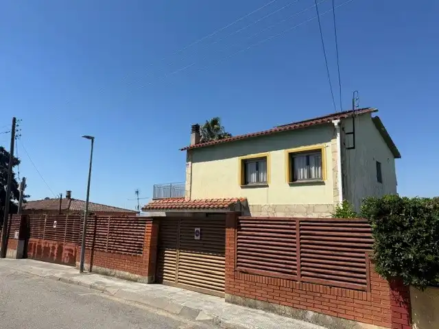 Vista exterior de Casa o chalet en venta en Lliçà d'Amunt con Aire acondicionado, Calefacción y Jardín privado