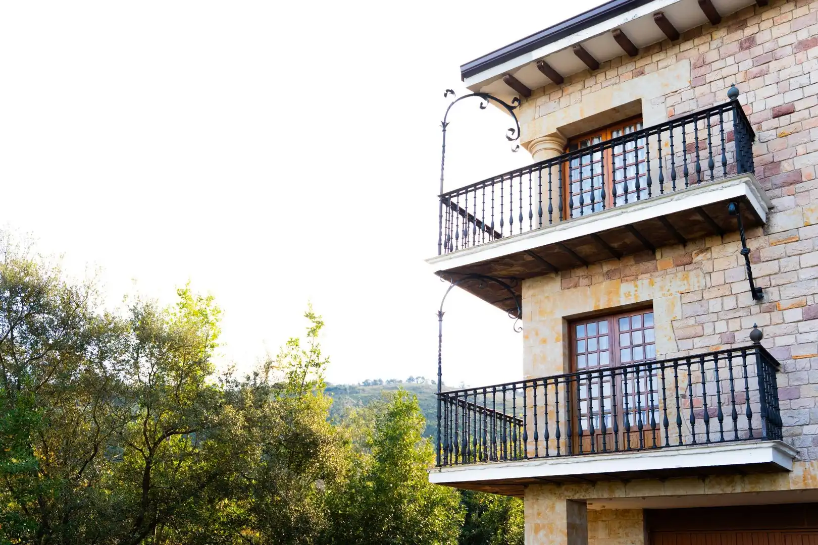 Vista exterior de Casa o xalet en venda en Villaescusa (Cantabria) amb Calefacció, Jardí privat i Terrassa