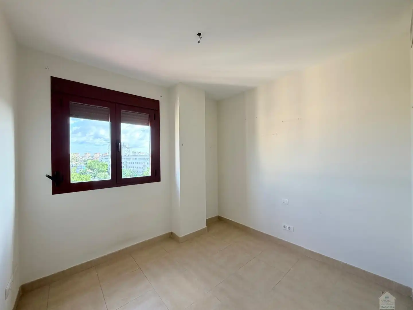 Bedroom of Flat for rent in Sevilla  with Air Conditioner, Storage room and Community pool