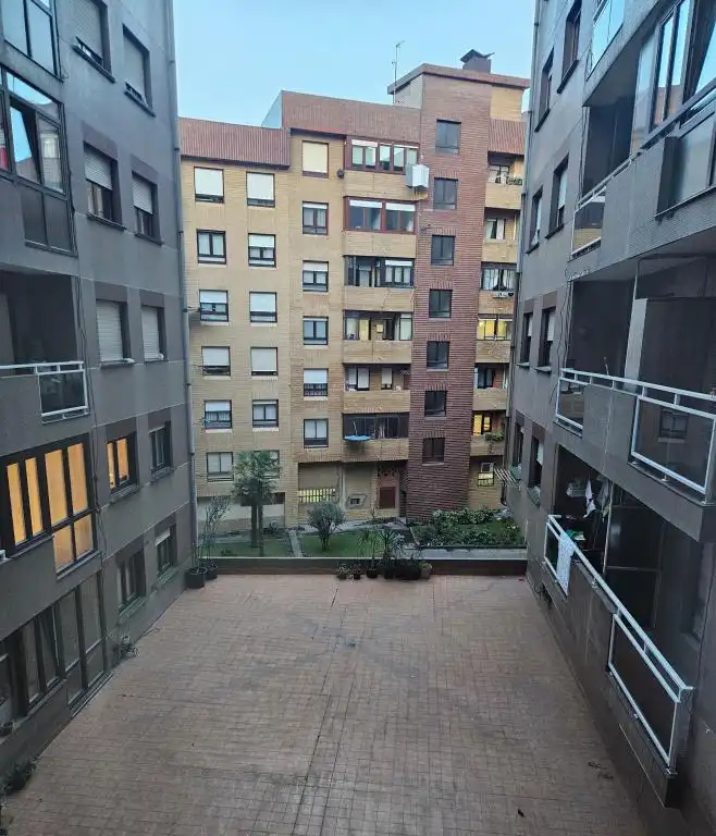 Vista exterior de Piso en venta en Bilbao  con Calefacción y Terraza