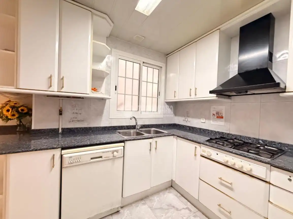 Cocina de Piso en venta en Barcelona con Aire acondicionado y Alarma