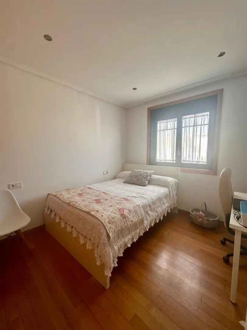 Dormitori de Dúplex en venda en Ferrol amb Calefacció, Parquet i Internet