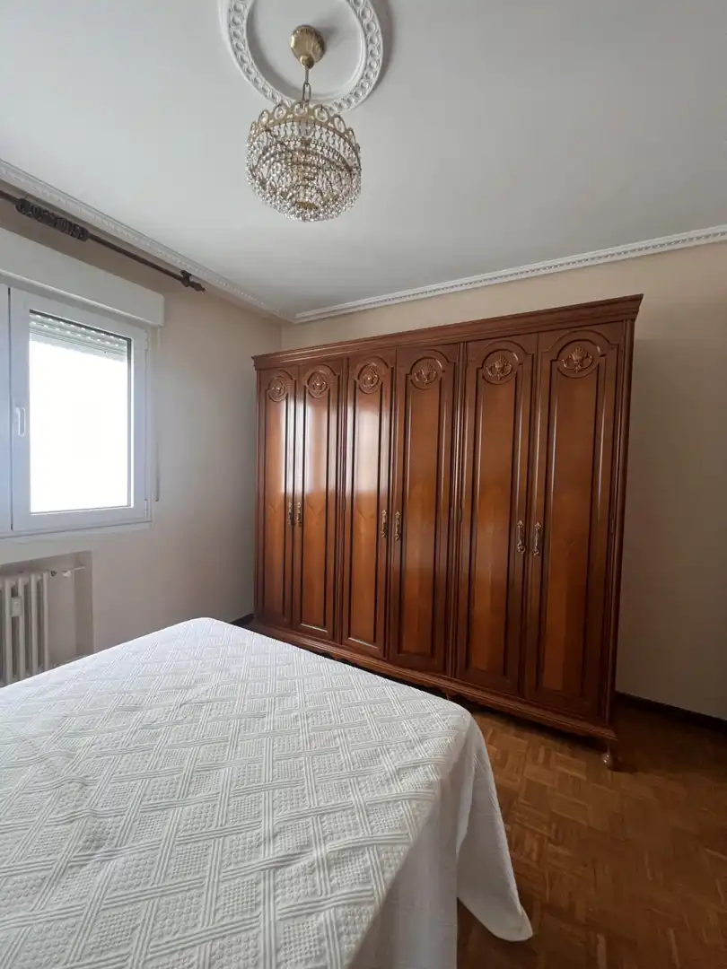 Bedroom of Flat for rent in Gijón   with Heating, Parquet flooring and Furnished