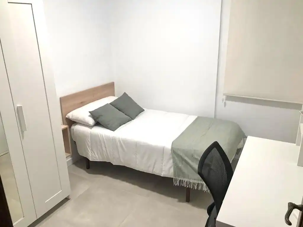 Flat for rent in Calle CARRETERA DE LLIRIA, El Castell