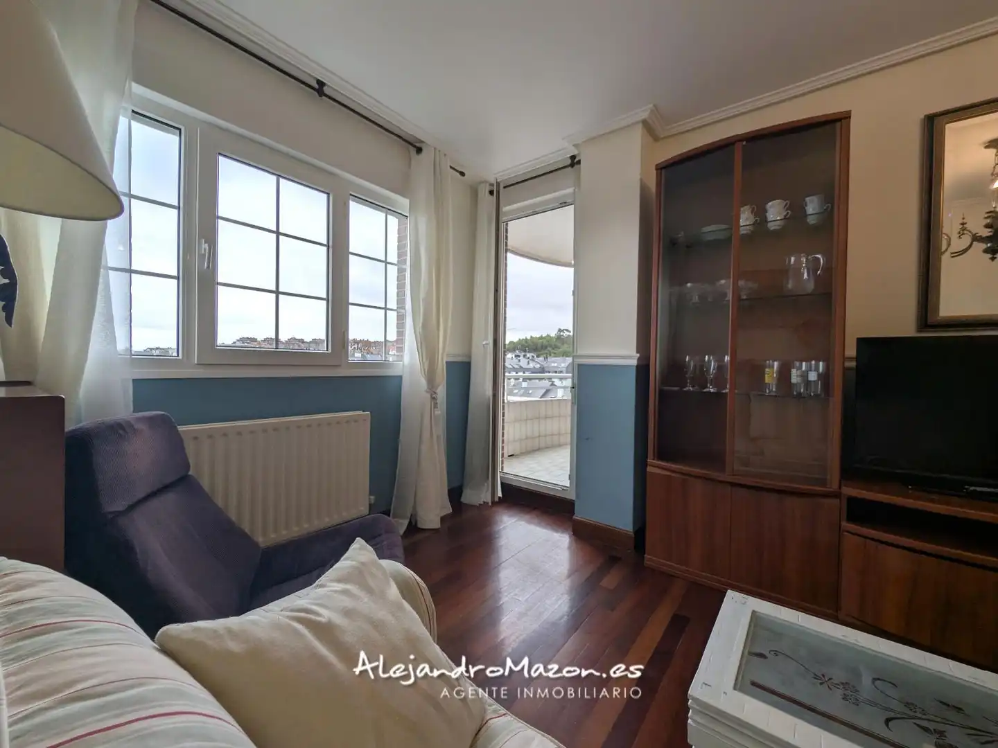Living room of Flat for rent in Castro-Urdiales  with Heating, Terrace and Swimming Pool