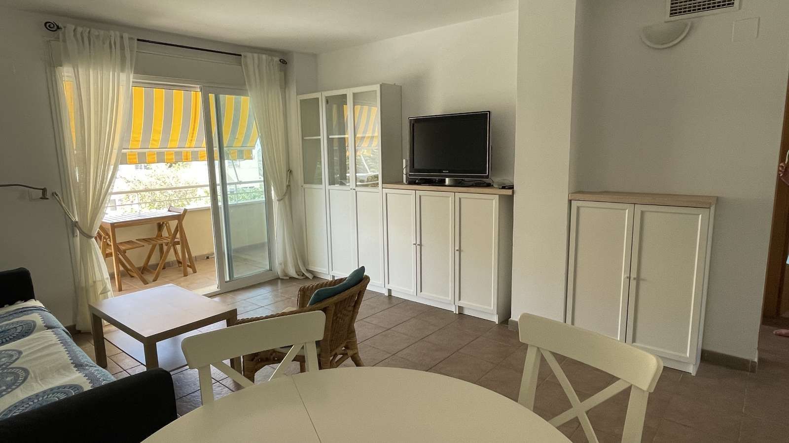 Dormitori de Apartament per a compartir en  Almería Capital amb Aire condicionat, Terrassa i Moblat