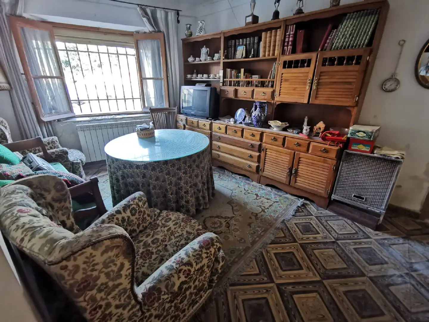 Sala d'estar de Casa o xalet en venda en Dueñas amb Calefacció i Moblat