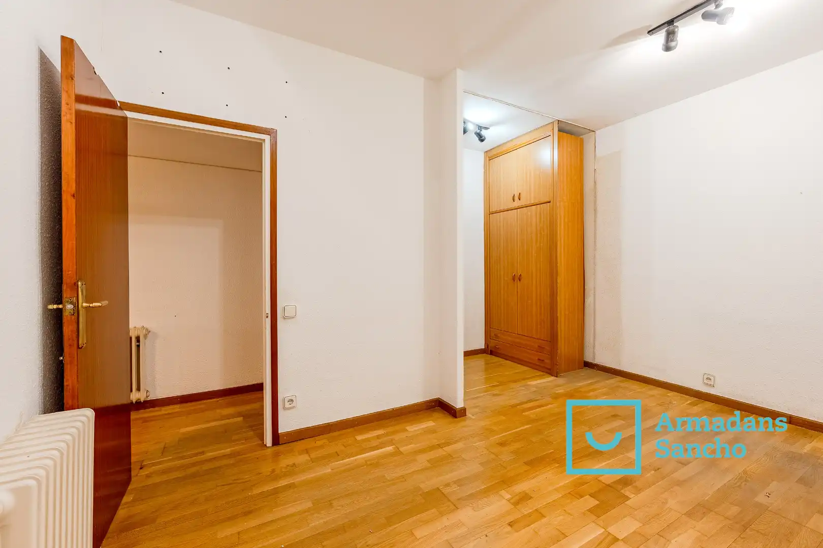 Flat for sale in Barcelona  with Parquet flooring and Balcony