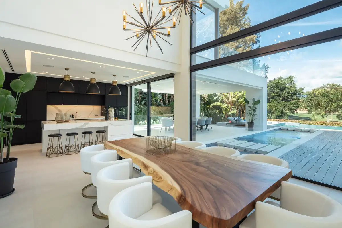 Chalet con piscina en venta en Nueva Andalucía, imagen 3