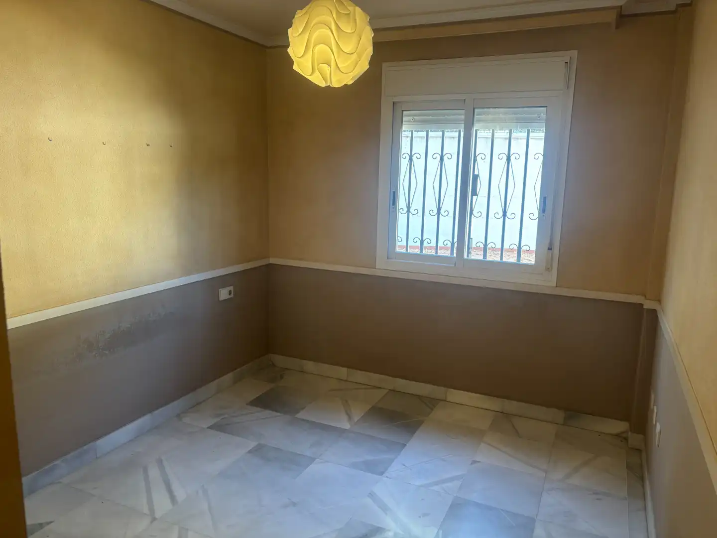 Bedroom of Ground floor for sale in Marbella  with Air Conditioner, Private garden and Terrace