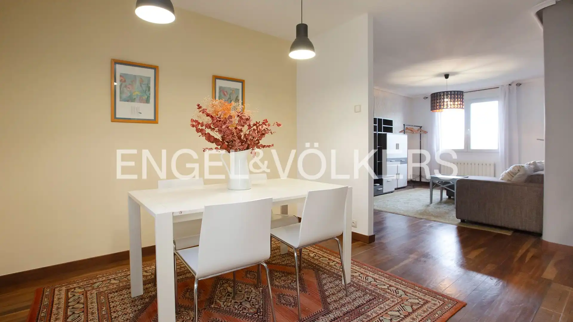 Comedor de Piso en venta en Bilbao  con Calefacción, Jardín privado y Parquet