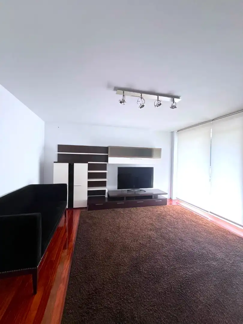 Sala de estar de Piso en venta en Castro-Urdiales con Calefacción, Jardín privado y Parquet