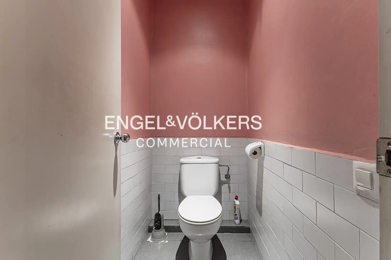 Badezimmer von Geschaftsraum zum Verkauf in Barcelona