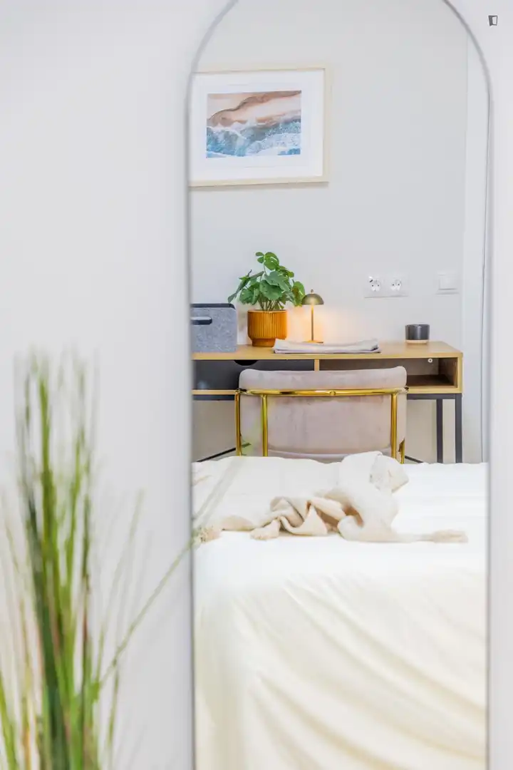 Habitación de Apartamento para compartir en Madrid con Calefacción, Amueblado y Horno