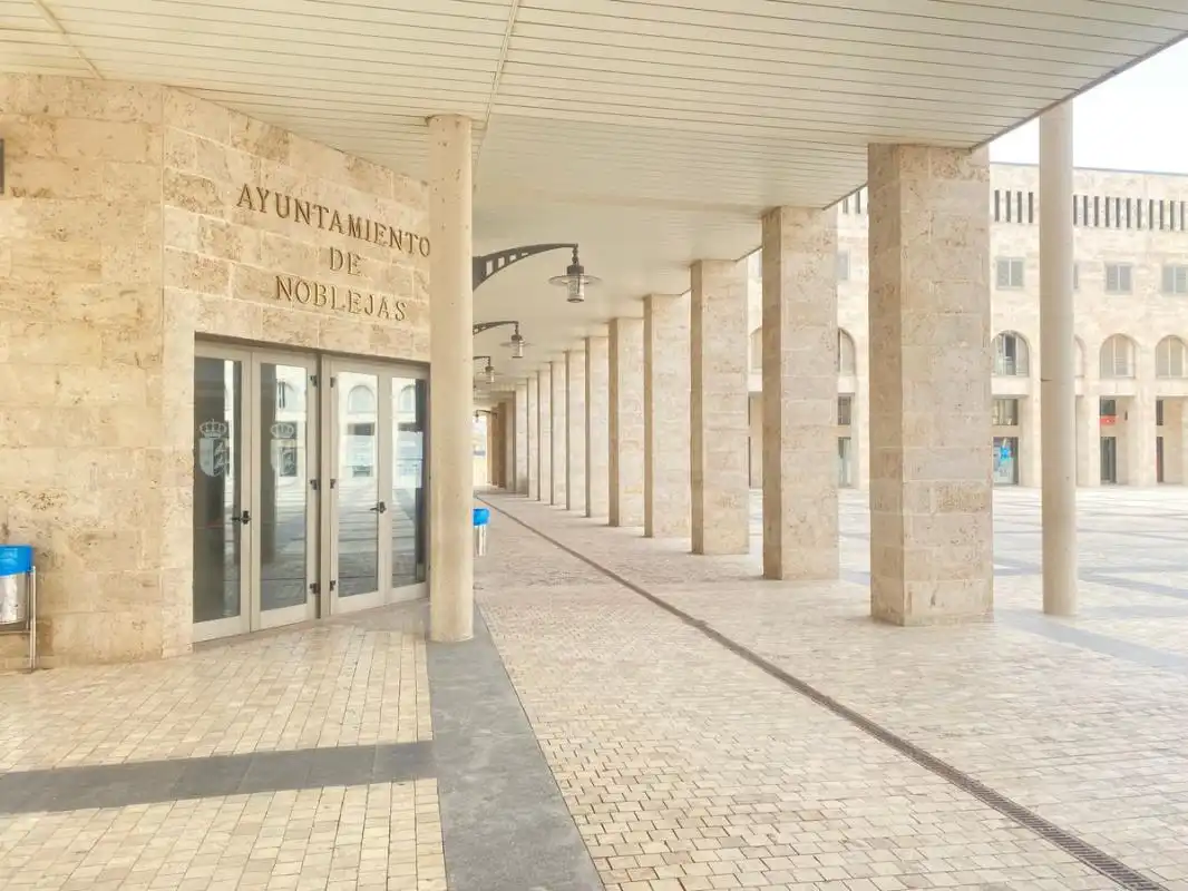 Vista exterior de Pis en venda en Noblejas amb Calefacció