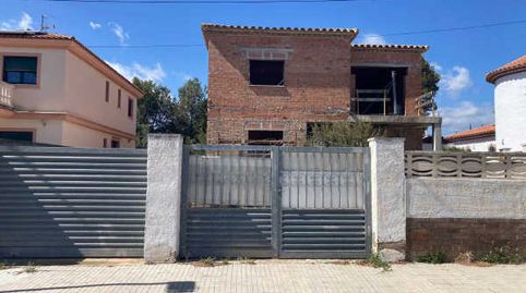 Solvia Inmobiliaria  Chalet independiente Montroig del Camp