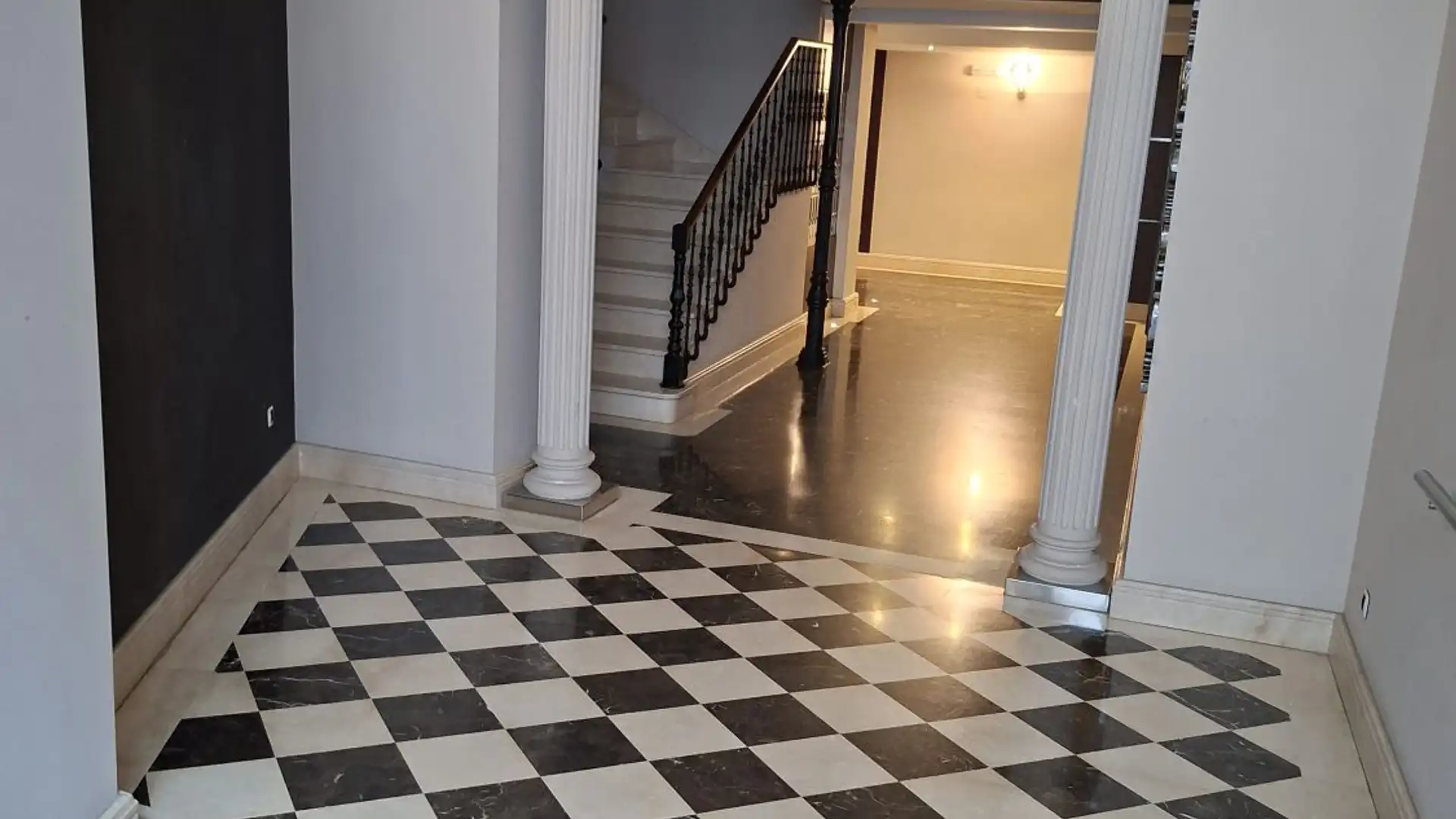 Wohnung zum Verkauf in Ferrol mit Heizung, Terrasse und Abstellraum