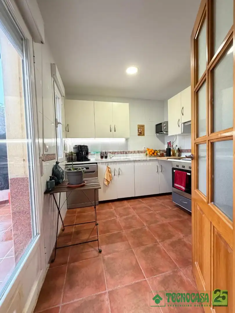 Cuina de Casa adosada en venda en Uclés amb Aire condicionat i Calefacció