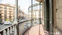 Exterior view of Flat for sale in  Barcelona Capital  with Heating, Terrace and Balcony