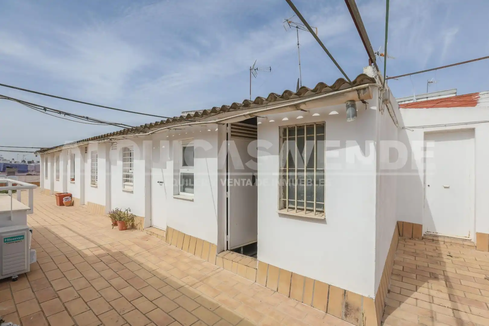 Exterior view of Flat for sale in Sevilla  with Air Conditioner