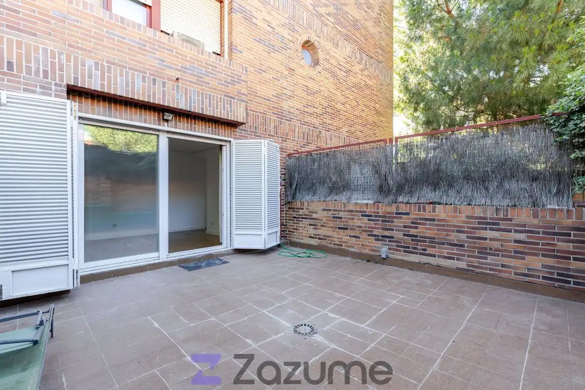 Terraza de Estudio de alquiler en Majadahonda con Calefacción, Jardín privado y Parquet