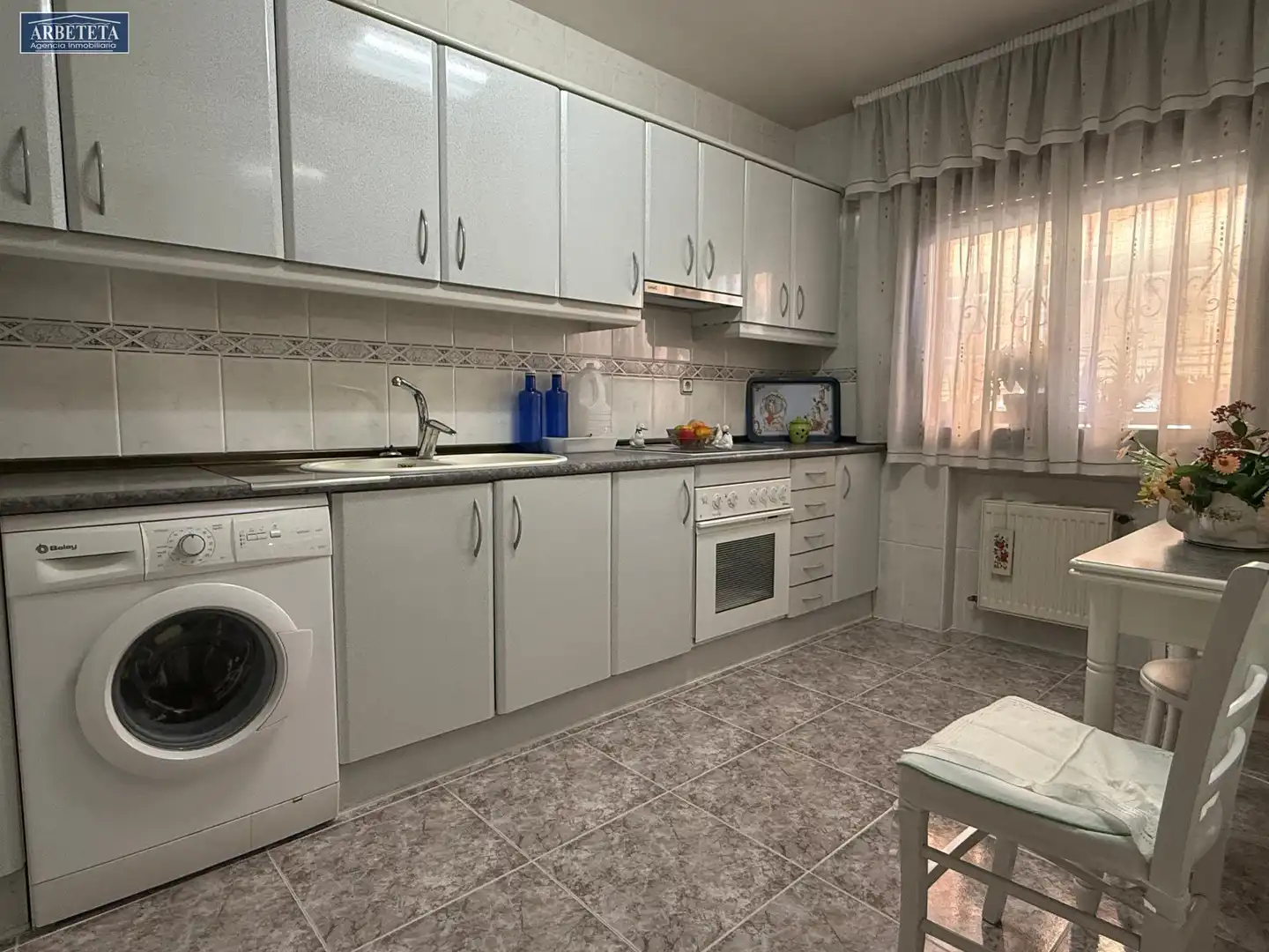 Küche von Einfamilien-Reihenhaus zum Verkauf in Guadalajara mit Heizung, Parkett und Terrasse