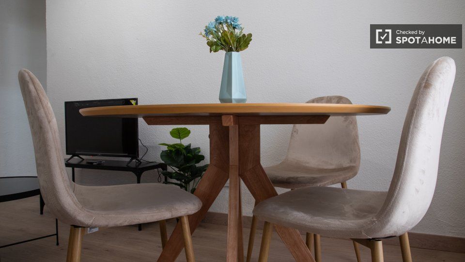 Dining room of Flat to rent in  Madrid Capital  with Air Conditioner, Heating and Furnished