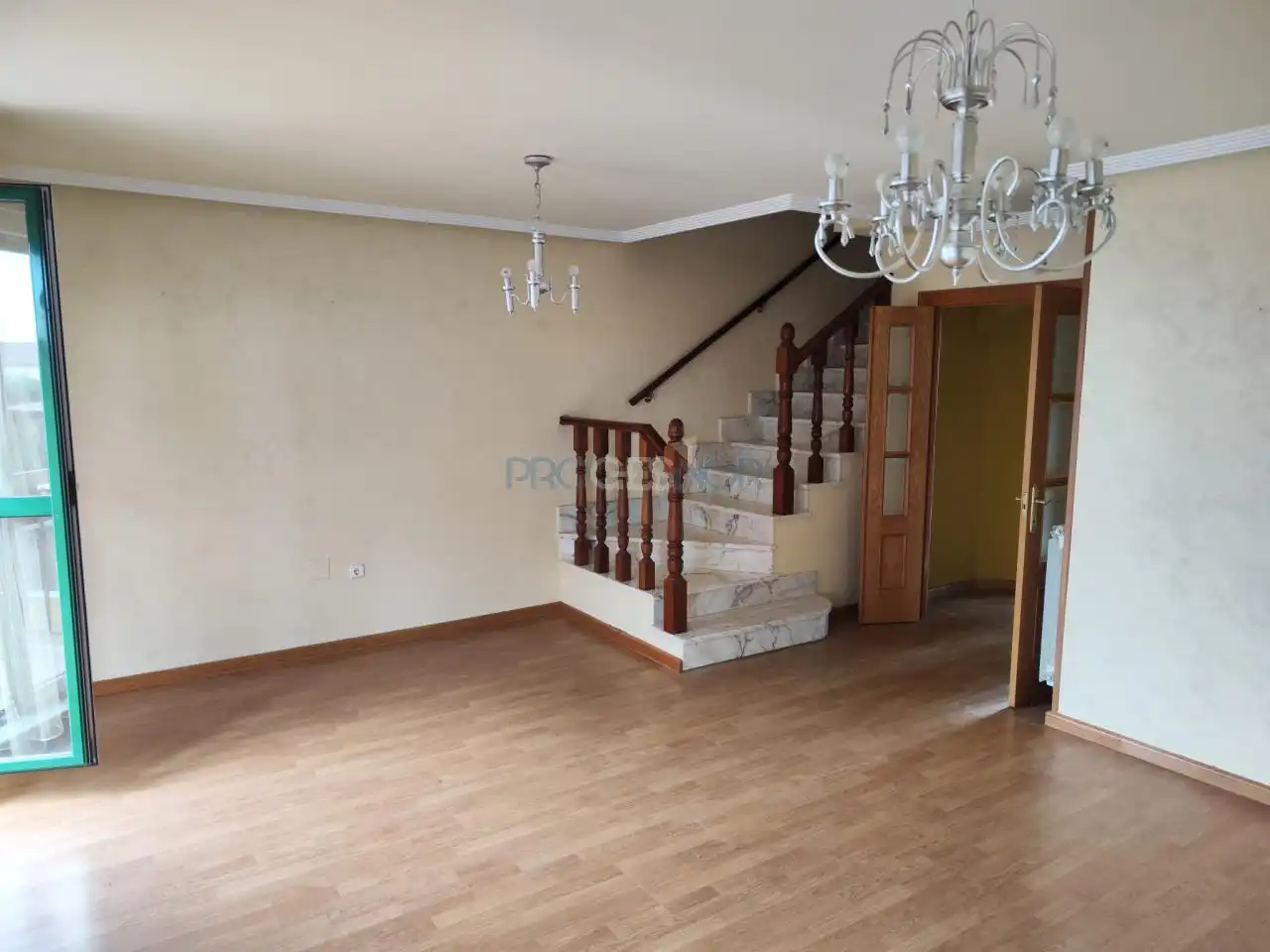 Casa adosada en venda en Valdefresno amb Calefacció, Jardí privat i Parquet