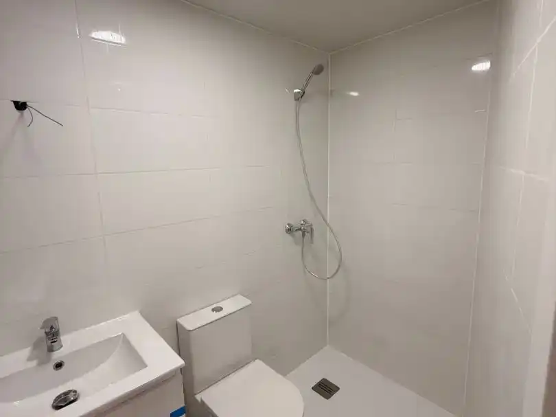 Baño de Piso de alquiler en Móstoles con Balcón