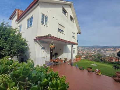 Vista exterior de Casa o xalet en venda en Vigo  amb Jardí privat, Terrassa i Traster